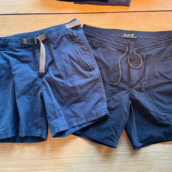 Mens Small Roark Bundle - 3 Black Shirts, 2 Shorts, 1 Palace Sweatshirt - Picture 2 of 6